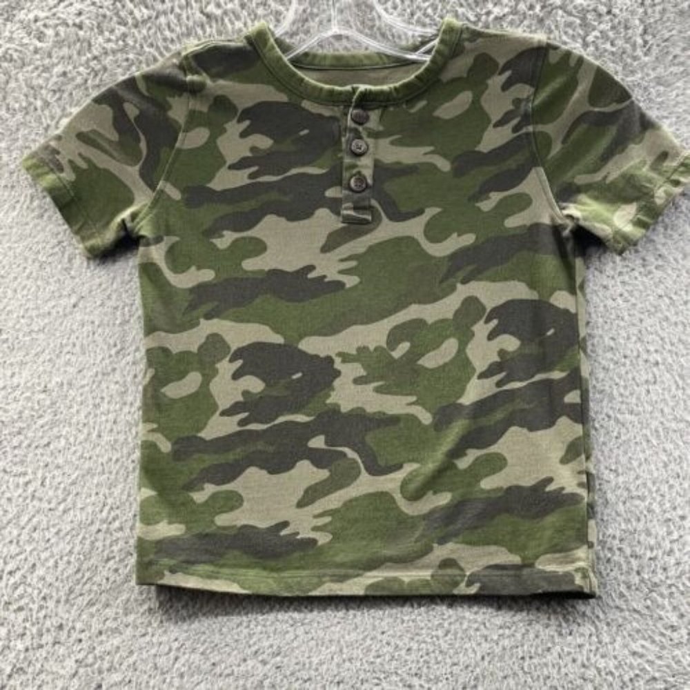 Old Navy T-Shirt Toddler Boys Size 5T Green Camouflage Short Sleeve Top‎ Size 5T